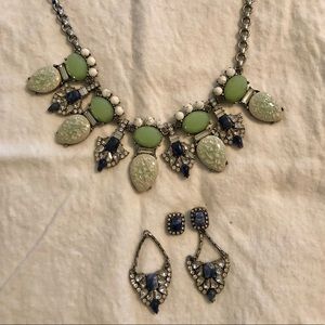 Like New Chloe & Isabel necklace and earring set